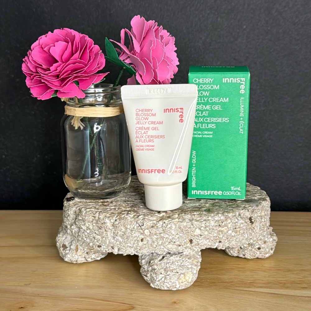 Innisfree‎ Cherry Blossom Glow Jelly Cream